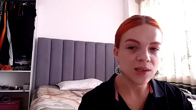 Snapshot of saara_johnson496 chatting on 06-17-26, 01:56 saara johnson496 online show from 06-17-26, 01:56