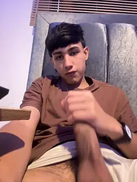 Snapshot of cody_fox10 chatting on 11-15-25, 09:32 cody fox10 online show from 11-15-25, 09:32