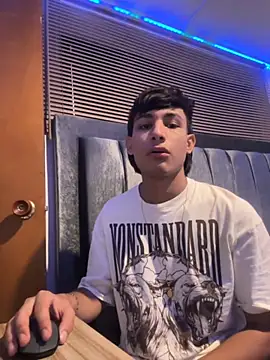 Snapshot of cody_fox10 chatting on 11-18-25, 07:29 cody fox10 online show from 11-18-25, 07:29