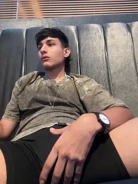 Snapshot of cody_fox10 chatting on 11-26-25, 08:43 cody fox10 online show from 11-26-25, 08:43