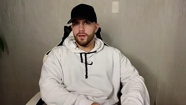 Snapshot of Ades_Lowe chatting on 10-18-25, 11:44 Ades Lowe online show from 10-18-25, 11:44