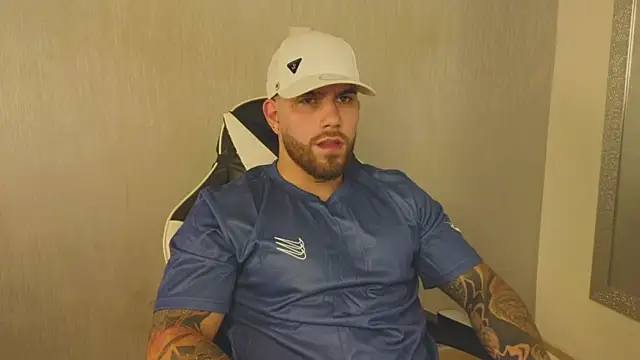 Snapshot of Ades_Lowe chatting on 11-01-25, 12:29 Ades Lowe online show from 11-01-25, 12:29