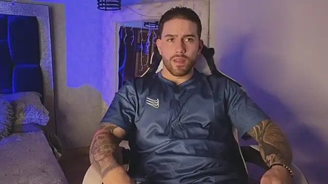 Snapshot of Ades_Lowe chatting on 11-10-25, 07:35 Ades Lowe online show from 11-10-25, 07:35