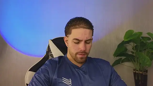 Snapshot of Ades_Lowe chatting on 11-27-25, 10:50 Ades Lowe online show from 11-27-25, 10:50