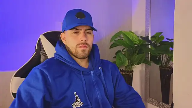 Snapshot of Ades_Lowe chatting on 11-30-25, 11:36 Ades Lowe online show from 11-30-25, 11:36