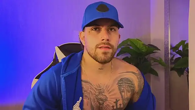 Snapshot of Ades_Lowe chatting on 12-05-25, 11:41 Ades Lowe online show from 12-05-25, 11:41