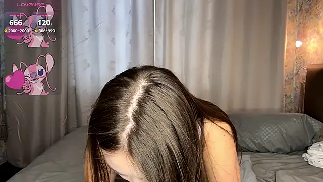 LoraDavi online show from 02-20-26, 06:26