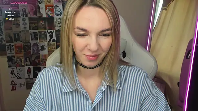 Snapshot of NessaDiazz chatting on 10-17-25, 01:20 NessaDiazz online show from 10-17-25, 01:20