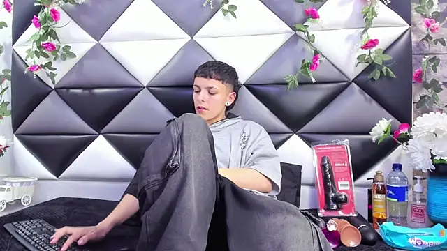 Megan Thompson  online show from 09-27-25, 02:38