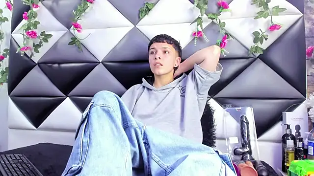 Megan Thompson  online show from 10-28-25, 02:15