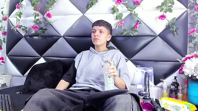 Megan Thompson  online show from 11-27-25, 02:02