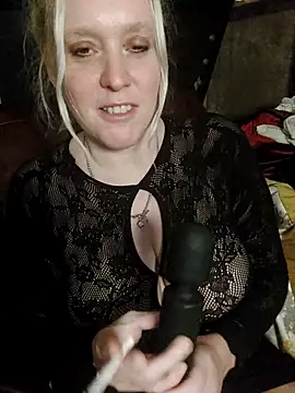 Snapshot of Bouncy-Bella28X chatting on 09-17-25, 09:49 Bouncy-Bella28X online show from 09-17-25, 09:49