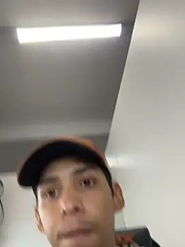 Snapshot of Oqui chatting on 03-16-26, 08:24 Oqui online show from 03-16-26, 08:24