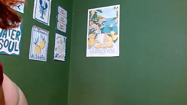 Roxiehood online show from 12-14-25, 10:25