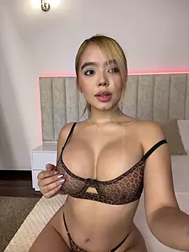Mia Roswell online show from 07-07-26, 02:03