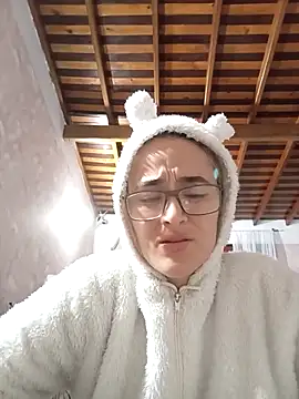 Snapshot of Mariam_Arango chatting on 02-26-26, 07:18 Mariam Arango online show from 02-26-26, 07:18