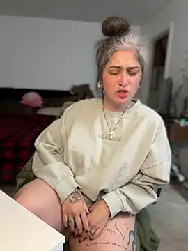 Alix Valentine online show from 04-12-26, 02:49