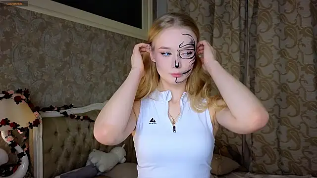 Emma Frosty online show from 10-31-25, 06:20