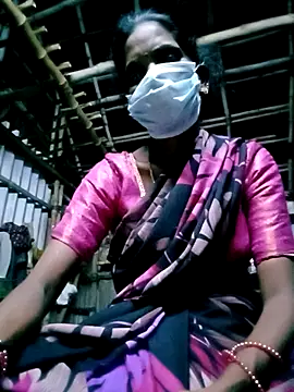 Snapshot of Tamilauntyhot chatting on 09-15-25, 05:02 Tamilauntyhot online show from 09-15-25, 05:02