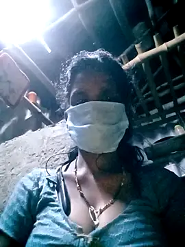 Snapshot of Tamilauntyhot chatting on 10-17-25, 01:57 Tamilauntyhot online show from 10-17-25, 01:57