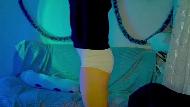 Snapshot of Lily_Ember chatting on 01-13-26, 08:03 Lily Ember online show from 01-13-26, 08:03