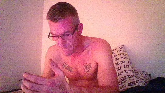 Snapshot of Kevinhot38 chatting on 12-20-25, 01:12 Kevinhot38 online show from 12-20-25, 01:12