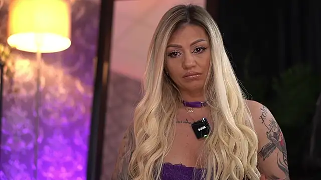 AlmaVelia online show from 12-14-25, 10:47