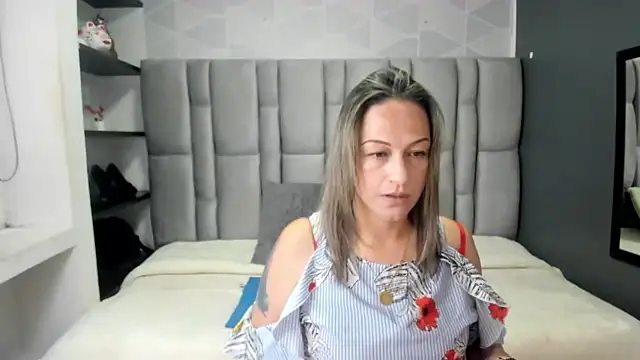 Snapshot of Charlot_milf chatting on 09-22-25, 11:56 Charlot milf online show from 09-22-25, 11:56