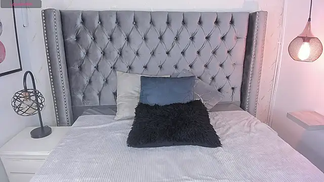 Anya Belth online show from 10-26-25, 03:51