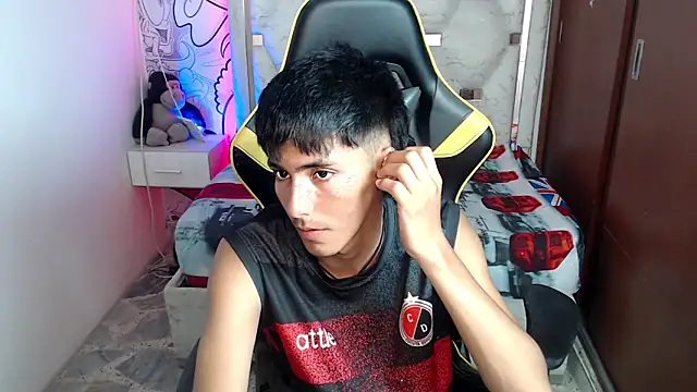 Snapshot of yiisu_ chatting on 10-03-25, 06:16 yiisu  online show from 10-03-25, 06:16