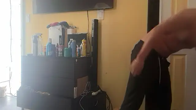 Snapshot of kSwisssxxx chatting on 10-12-25, 05:34 kSwisssxxx online show from 10-12-25, 05:34