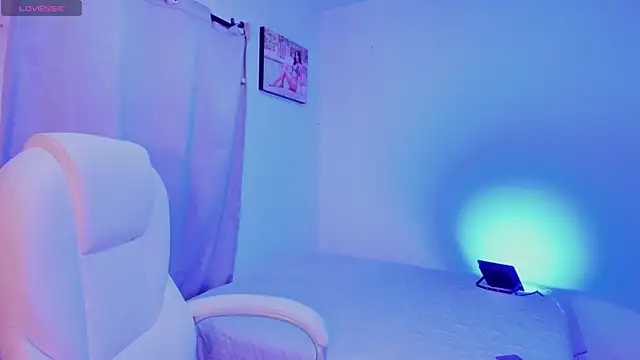 SelenaStonne online show from 04-09-26, 07:08