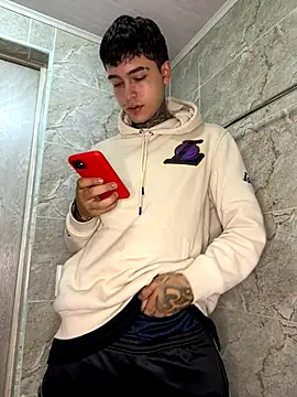 samm4044 online show from 10-19-25, 04:35