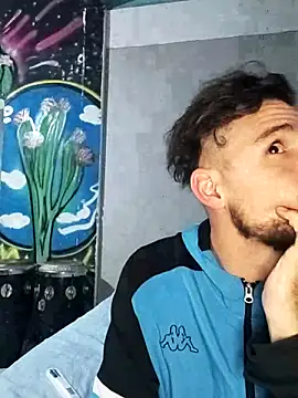 parejajuguetona420 online show from 06-12-26, 02:32