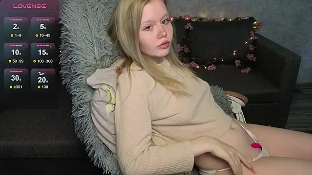 Snapshot of Wendy_228 chatting on 05-22-26, 01:13 Wendy 228 online show from 05-22-26, 01:13