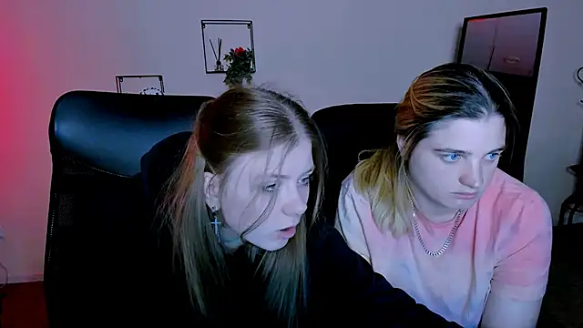 Snapshot of foxy_tease_ chatting on 09-13-25, 10:20 foxy tease online show from 09-13-25, 10:20