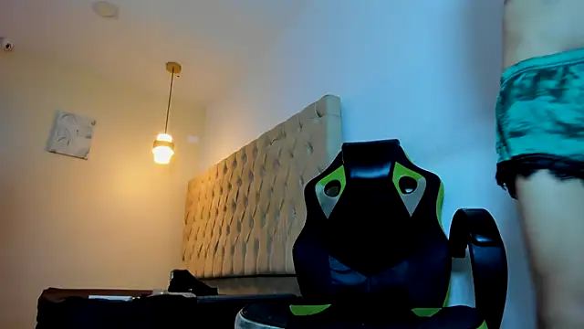 Darkknightx01 online show from 10-09-25, 08:18