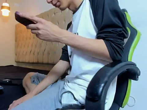 Darkknightx01 online show from 11-17-25, 01:44