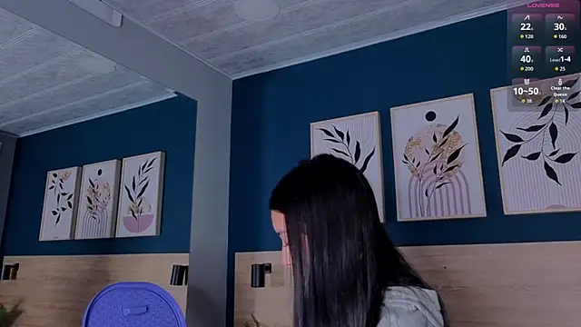 Snapshot of SarahMiler_ chatting on 09-15-25, 12:16 SarahMiler online show from 09-15-25, 12:16