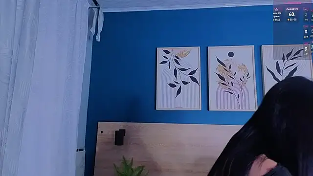 Snapshot of SarahMiler_ chatting on 09-19-25, 11:44 SarahMiler online show from 09-19-25, 11:44