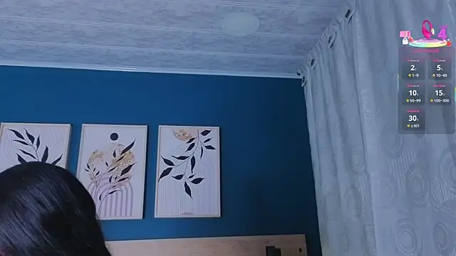 Snapshot of SarahMiler_ chatting on 09-25-25, 11:58 SarahMiler online show from 09-25-25, 11:58