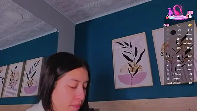 Snapshot of SarahMiler_ chatting on 10-18-25, 11:44 SarahMiler online show from 10-18-25, 11:44