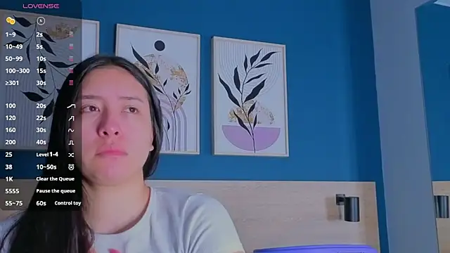 Snapshot of SarahMiler_ chatting on 10-20-25, 11:43 SarahMiler online show from 10-20-25, 11:43