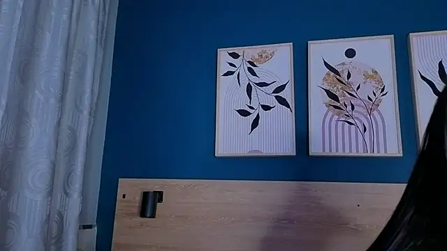 Snapshot of SarahMiler_ chatting on 10-21-25, 11:55 SarahMiler online show from 10-21-25, 11:55