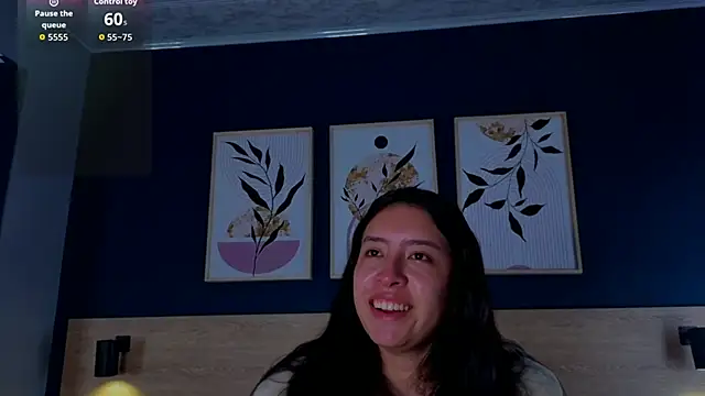 Snapshot of SarahMiler_ chatting on 10-25-25, 11:40 SarahMiler online show from 10-25-25, 11:40