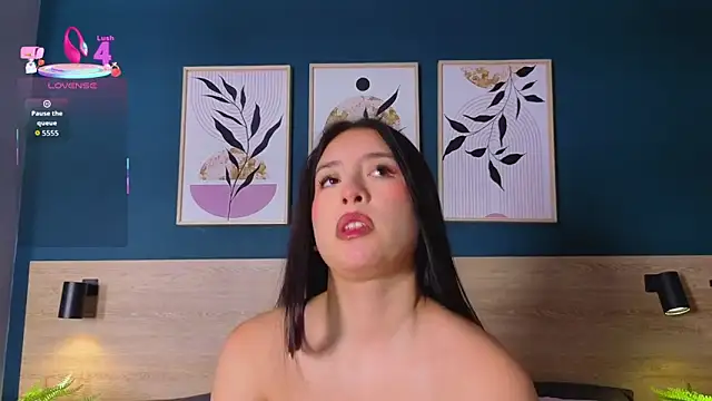 Snapshot of SarahMiler_ chatting on 11-20-25, 07:46 SarahMiler online show from 11-20-25, 07:46