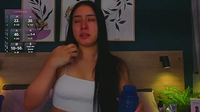 Snapshot of SarahMiler_ chatting on 11-27-25, 07:49 SarahMiler online show from 11-27-25, 07:49