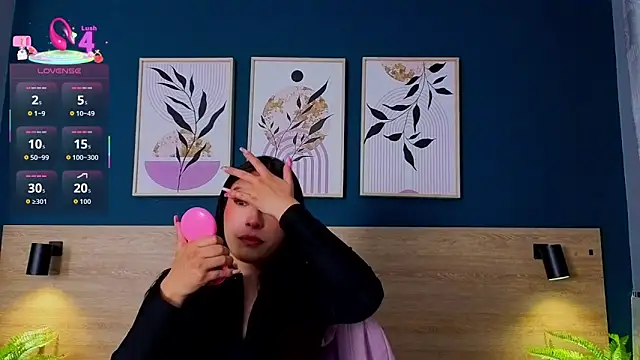 Snapshot of SarahMiler_ chatting on 12-03-25, 07:34 SarahMiler online show from 12-03-25, 07:34