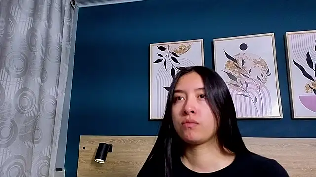 Snapshot of SarahMiler_ chatting on 12-05-25, 07:43 SarahMiler online show from 12-05-25, 07:43