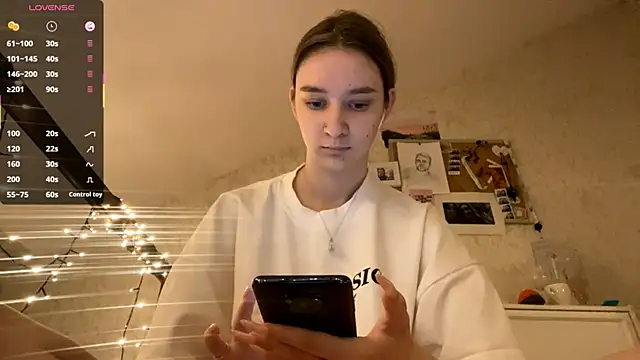 Snapshot of DanaCore chatting on 10-05-25, 06:28 DanaCore online show from 10-05-25, 06:28